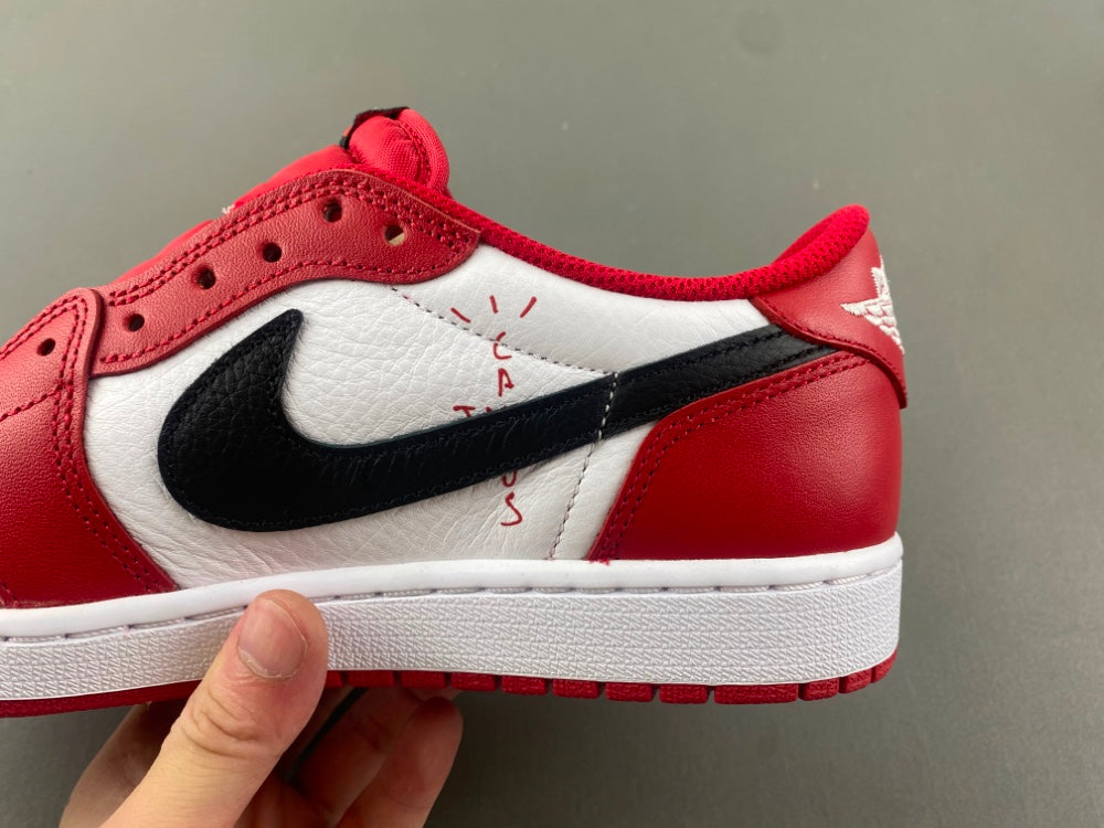 Travis Scott x Air Jordan 1 Low Chicago